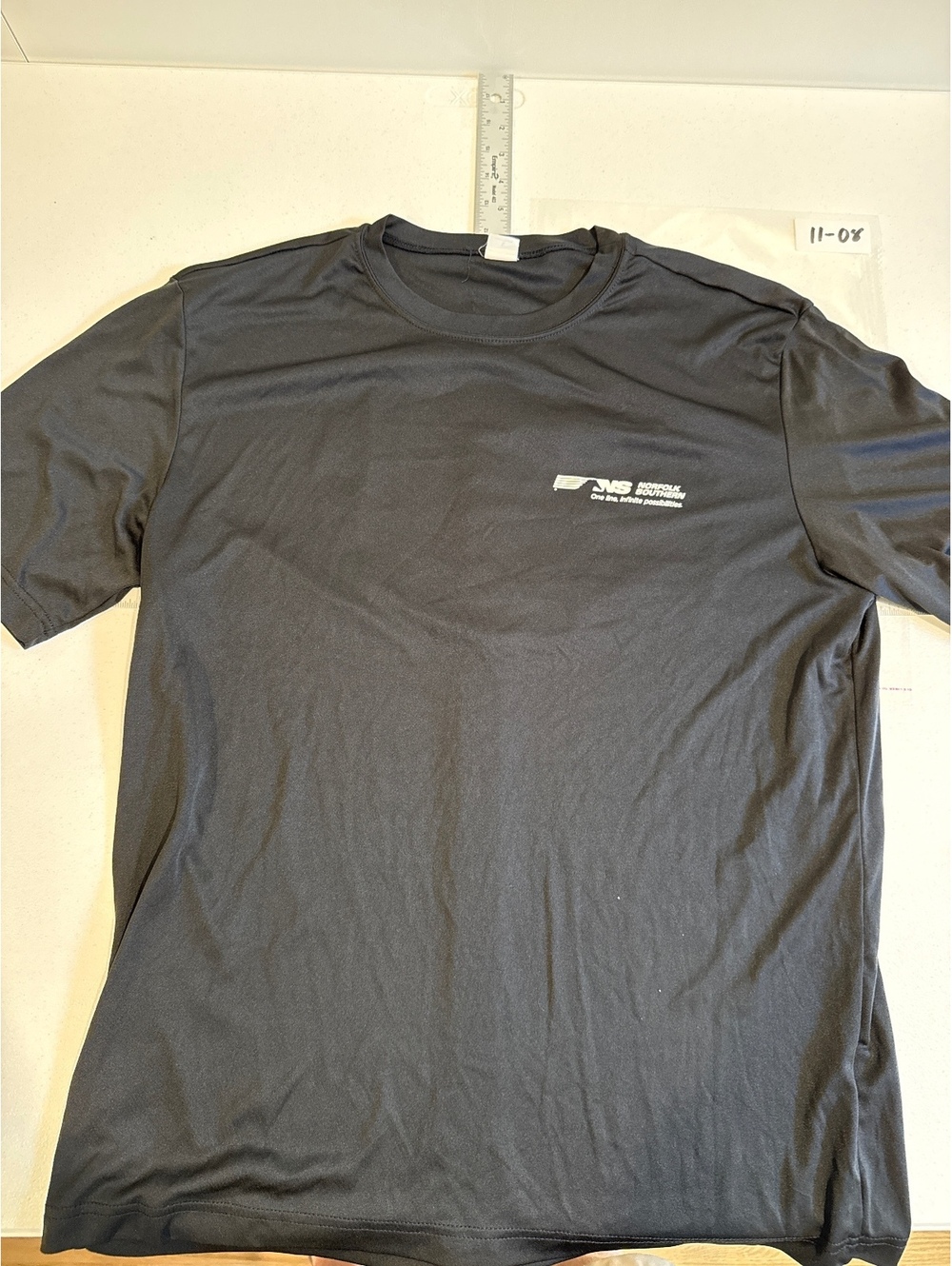 NORFOLK SOUTHERN BLACK RUNNING ATHLETIC SHIRT SIZE LARGE